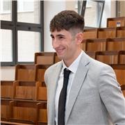 Neo laureato alla magistrale di Scienze politiche offre ripetizioni di storia e geografia